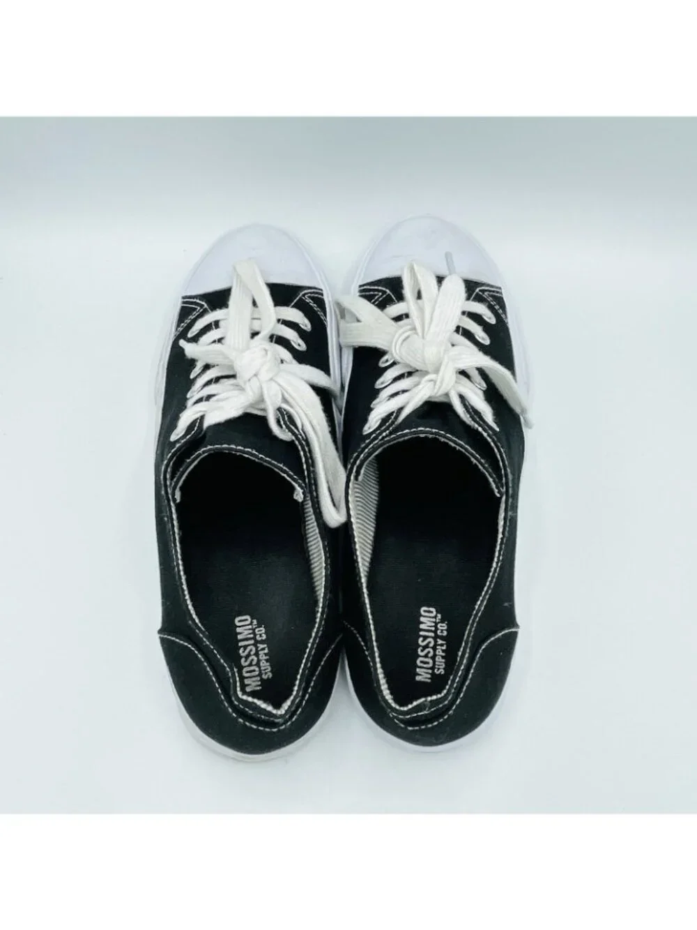 Mossimo Supply Co. Shoes Womens Size 8 Black White Comfort Sneakers Lace Up